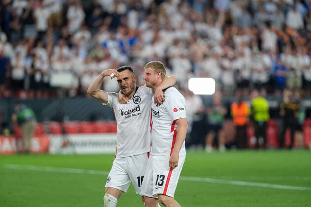 Filip Kostic (Eintracht Frankfurt, 10) und Martin Hinteregger (Eintracht Frankfurt, 13) nach dem sieg, Jubel Freude Emotionen happy gluecklich freudig Eintracht Frankfurt vs. Glasgow Rangers, Fussball, Europa League, Finale, Saison 2021 2022, 18.05.2022, Eintracht Frankfurt vs. Glasgow Rangers, Fussball, Europa League, Finale, Saison 2021 2022, 18.05.2022 Sevilla Copyright: xEibner-Pressefotox EP_MBL