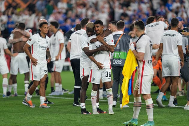 Ansgar Knauff (Eintracht Frankfurt, 36) nach dem Sieg, Eintracht Frankfurt vs. Glasgow Rangers, Fussball, Europa League, Finale, Saison 2021 2022, 18.05.2022, Eintracht Frankfurt vs. Glasgow Rangers, Fussball, Europa League, Finale, Saison 2021 2022, 18.05.2022 Sevilla Copyright: xEibner-Pressefotox EP_MBL