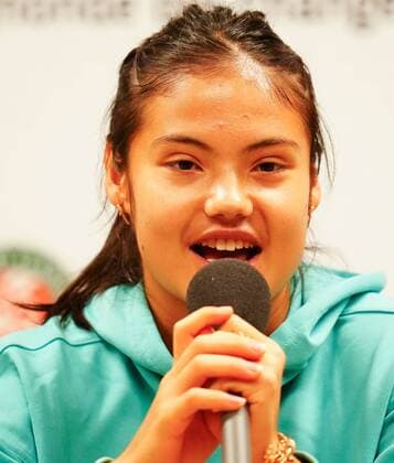 Mandatory Credit: Photo by Javier Garcia Shutterstock (12942467ah) Emma Raducanu during a press conference, PK, Pressekonferenz at Roland Garros French Open Tennis, Friday Previews, Roland Garros, Paris, France - 20 May 2022 French Open Tennis, Friday Previews, Roland Garros, Paris, France - 20 May 2022 Copyright: xJavierxGarcia Shutterstockx 12942467ah