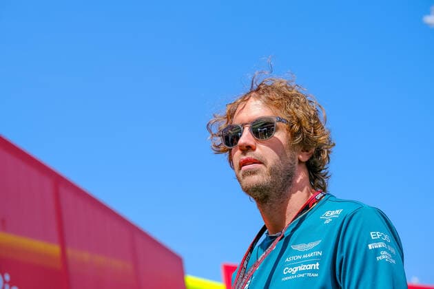 Sebastian Vettel (GER, Aston Martin Aramco Cognizant F1 Team, 5) kommt am Paddock an, ESP, Formula One Pirelli Gran Premio de Espana, Formel 1, Saturday, Saison 2022, 21.05.2022, ESP, Formula One Pirelli Gran Premio de Espana, Formel 1, Saturday, Saison 2022, 21.05.2022, Barcelona Copyright: xEibner-Pressefotox EP_EER