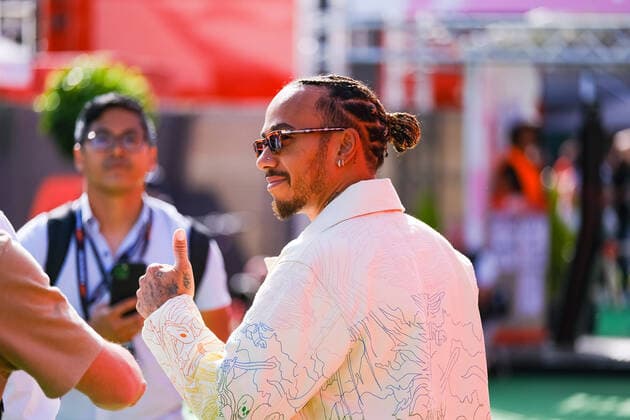 Lewis Hamilton (UK, Mercedes AMG Petronas F1 Team, 44) mit Daumen hoch, ESP, Formula One Pirelli Gran Premio de Espana, Formel 1, Sunday, Saison 2022, 22.05.2022, ESP, Formula One Pirelli Gran Premio de Espana, Formel 1, Sunday, Saison 2022, 22.05.2022, Barcelona Copyright: xEibner-Pressefotox EP_EER
