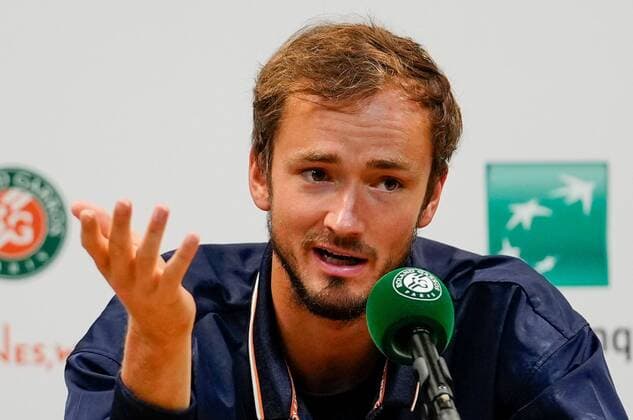 Mandatory Credit: Photo by Dave Shopland Shutterstock (12954044d) Daniil Medvedev from Russia press conference, PK, Pressekonferenz French Open Tennis, Day 3, Roland Garros, Paris, France - 24 May 2022 French Open Tennis, Day 3, Roland Garros, Paris, France - 24 May 2022 Copyright: xDavexShopland Shutterstockx 12954044d