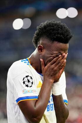 Mandatory Credit: Photo by Dave Shopland Shutterstock (12959891cc) Vinícius Júnior of Real Madrid (20) celebrates at full-time. Liverpool v Real Madrid, UEFA Champions League Final, Football, Stade de France, Saint-Denis Paris, France - 28 May 2022 Liverpool v Real Madrid, UEFA Champions League Final, Football, Stade de France, Saint-Denis Paris, France - 28 May 2022 Copyright: xDavexShopland Shutterstockx 12959891cc