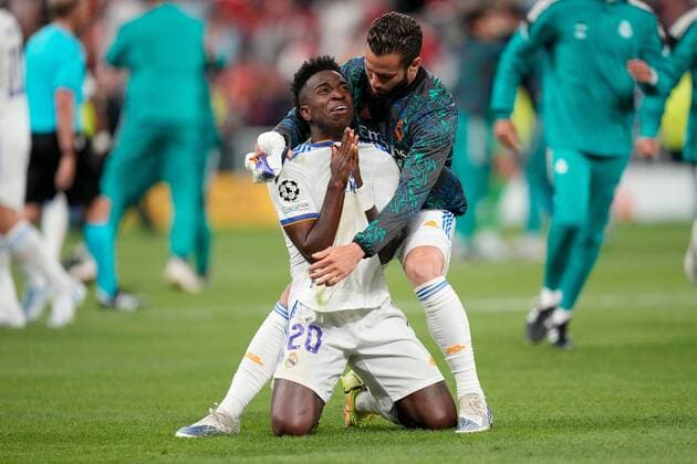 Mandatory Credit: Photo by Dave Shopland Shutterstock (12959891cf) Vinícius Júnior of Real Madrid (20) celebrates at full-time. Liverpool v Real Madrid, UEFA Champions League Final, Football, Stade de France, Saint-Denis Paris, France - 28 May 2022 Liverpool v Real Madrid, UEFA Champions League Final, Football, Stade de France, Saint-Denis Paris, France - 28 May 2022 Copyright: xDavexShopland Shutterstockx 12959891cf