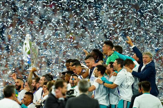 Mandatory Credit: Photo by Javier Garcia Shutterstock (12959892du) Real Madrid celebrate with the UEFA Champions League Trophy Liverpool v Real Madrid, UEFA Champions League Final, Football, Stade de France, Saint-Denis Paris, France - 28 May 2022 Editorial use only Liverpool v Real Madrid, UEFA Champions League Final, Football, Stade de France, Saint-Denis Paris, France - 28 May 2022 Editorial use only Copyright: xJavierxGarcia Shutterstockx 12959892du