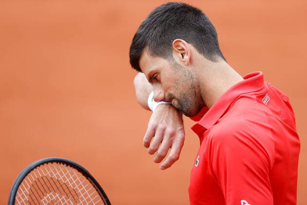 29.05.2022, Tennis, French Open 2022 Roland-Garros, FRA, Paris, Roland Garros v. li. Novak Djokovic (SER) enttaeuscht, enttaeuscht schauend, dissapointed, traurig, frustriert, frust, gefrustet Tennis, French Open 2022 Roland-Garros Paris Copyright: xBeckerxEibner-Pressefotox EP_hec