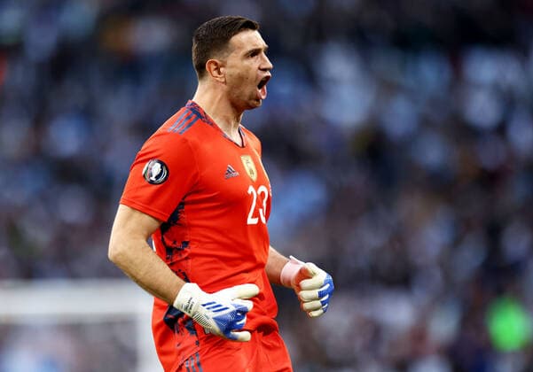 Mandatory Credit: Photo by James Marsh Shutterstock (12964971y) Emiliano Martinez of Argentina celebrates the opening goal scored byLautaro Martinez. Argentina v Italy, UEFA Finalissima 2022, Football, Wembley Stadium, London, UK - 01 Jun 2022 Argentina v Italy, UEFA Finalissima 2022, Football, Wembley Stadium, London, UK - 01 Jun 2022 Copyright: xJamesxMarsh Shutterstockx 12964971y