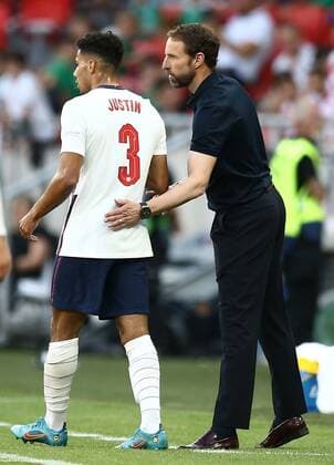Fußball, Nations League, England - Ungarn Mandatory Credit: Photo by Michael Zemanek Shutterstock (12965167v) James Justin of England and Gareth Southgate manager of England Hungary v England, UEFA Nations League, Group C, International Football, Puskas Arena Park, Budapest, Hungary - 04 Jun 2022 Hungary v England, UEFA Nations League, Group C, International Football, Puskas Arena Park, Budapest, Hungary - 04 Jun 2022 Copyright: xMichaelxZemanek Shutterstockx 12965167v