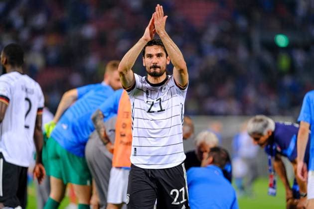Ilkay Guendogan (Deutschland, 21) bedankt sich bei den Fans nach dem Spiel, ITA, Italien vs. Deutschland, Fussball, Uefa Nations League, 1. Spieltag, Saison 2022, 04.06.2022, ITA, Italien vs. Deutschland, Fussball, Nations League, 1. Spieltag, Saison 2022, 04.06.2022 Bologna Copyright: xEibner-Pressefotox EP_EER