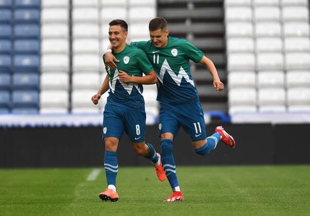 Mandatory Credit: Photo by Anna Gowthorpe Shutterstock (12983338g) Luka Vesner Ticic of Slovenia celebrates scoring his side s first goal England U21, U 21 v Slovenia U21, UEFA U21 European Championship, EM, Europameisterschaft 2023 Qualifying, Group G, International Football, John Smith s Stadium, Huddersfield, UK - 13 Jun 2022 EDITORIAL USE ONLY No use with unauthorised audio, video, data, fixture lists, club league logos or live services. Online in-match use limited to 120 images, no video emulation. No use in betting, games or single club league player publications. England U21 v Slovenia U21, UEFA U21 European Championship 2023 Qualifying, Group G, International Football, John Smith s Stadium, Huddersfield, UK - 13 Jun 2022 EDITORIAL USE ONLY No use with unauthorised audio, video, data, fixture lists, club league logos or live services. Online in-match use limited to 120 images, no video emulation. No use in betting, games or single club league player publications. Copyright: xAnnaxGowthorpe Shutterstockx 12983338g