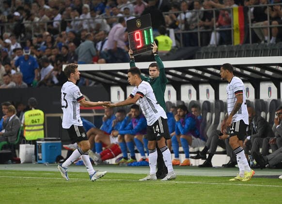 Fussball, Herren, Saison 2022 2023, Nations League (Liga A, Gruppe 3, 4. Spieltag) in Moenchengladbach, Deutschland - Italien, v. l. Thomas Müller (Deutschland), Jamal Musiala (Deutschland), Lukas Nmecha (Deutschland), 14.06. 2022, Copyright: xMatthiasxKochx