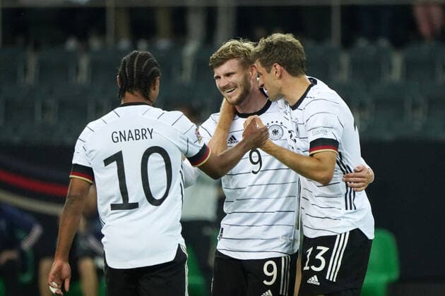 Fussball, Nations League, Länderspiel, Gruppe C, Deutschland-Italien, 14.06.2022, Borussia Park , Mönchengladbach Serge Gnabry, Timo Werner, Thomas Zimmermann, alle Deutschland Torjubeln