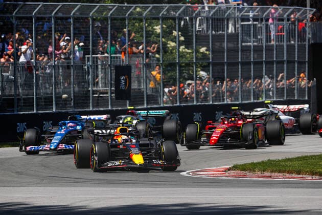 start of the race, depart, 01 VERSTAPPEN Max (nld), Red Bull Racing RB18, 14 ALONSO Fernando (spa), Alpine F1 Team A522, action 55 SAINZ Carlos (spa), Scuderia Ferrari F1-75, action during the Formula 1 AWS Grand Prix du Canada 2022, 9th round of the 2022 FIA Formula One World Championship, WM, Weltmeisterschaft on the Circuit Gilles Villeneuve, from June 17 to 19, 2022 in Montreal, Canada - F1 - CANADIAN GRAND PRIX 2022 - RACE DPPI Panoramic 00122023__V2_5927
