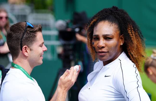 Mandatory Credit: Photo by Javier Garcia Shutterstock (12999923p) Serena Williams has sun cream applied to her by one of her team, Derick Pierson, who s social media profile reads Serena Williams Trainer, Physical Therapist Assistant, Circus Performer of 12years, 16 time International National Pole Fitness Champion Wimbledon Saturday Practice, Wimbledon, London, UK - 25 Jun 2022 Wimbledon Saturday Practice, Wimbledon, London, UK - 25 Jun 2022 Copyright: xJavierxGarcia Shutterstockx 12999923p