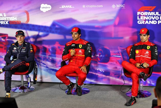 VERSTAPPEN Max (ned), Red Bull Racing RB18, portrait SAINZ Carlos (spa), Scuderia Ferrari F1-75, portrait LECLERC Charles (mco), Scuderia Ferrari F1-75, portrait press conference, PK, Pressekonferenz during the Formula 1 Lenovo British Grand Prix 2022, 10th round of the 2022 FIA Formula One World Championship, WM, Weltmeisterschaft on the Silverstone Circuit, from July 1 to 3, 2022 in Silverstone, United Kingdom - F1 - BRITISH GRAND PRIX 2022 DPPI Panoramic LC1_9539