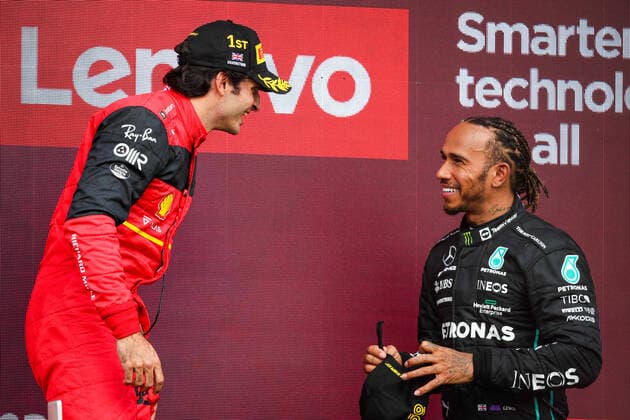 SAINZ Carlos (spa), Scuderia Ferrari F1-75, HAMILTON Lewis (gbr), Mercedes AMG F1 Team W13, portrait podium during the Formula 1 Lenovo British Grand Prix 2022, 10th round of the 2022 FIA Formula One World Championship, WM, Weltmeisterschaft on the Silverstone Circuit, from July 1 to 3, 2022 in Silverstone, United Kingdom - F1 - BRITISH GRAND PRIX 2022 - RACE DPPI Panoramic 20220703_GOOD1459