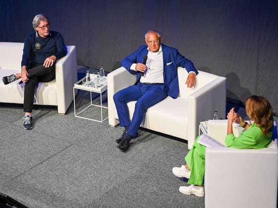 Toni Schumacher und Felix Magath im Interview mit Katrin Mueller-Hohenstein. Deutschland vs. Frankreich, Weltmeisterschaft 1982, Halbfinale, Fussball, Nacht von Sevilla, 06.07.2022 Deutschland vs. Frankreich, Weltmeisterschaft 1982, Halbfinale, Legenden-Abend, Nacht von Sevilla, Fussball, 40. Jahrestag, 06.07.2022 Dortmund Copyright: xEibner-Pressefotox EP_THR