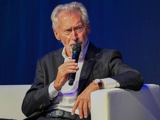 Paul Breitner erzaehlt ueber den Gegner in Halbfinale. Deutschland vs. Frankreich, Weltmeisterschaft 1982, Halbfinale, Fussball, Nacht von Sevilla, 06.07.2022 Deutschland vs. Frankreich, Weltmeisterschaft 1982, Halbfinale, Legenden-Abend, Nacht von Sevilla, Fussball, 40. Jahrestag, 06.07.2022 Dortmund Copyright: xEibner-Pressefotox EP_THR