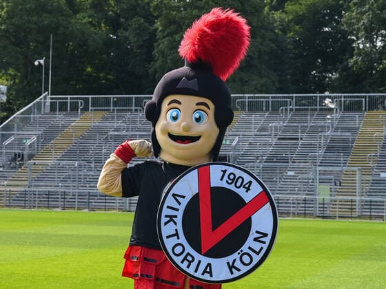 Maskottchen Viktoria Koeln. Viktoria Koeln, 3. Bundesliga, Fussball, Portraettermin 2022 23, Portraet, Saison 2022 2023, 08.07.2022 Viktoria Koeln, 3. Bundesliga, Fussball, Portraettermin 2022 2023, Portraet, Saison 2022 2023, 08.07.2022 Koeln Copyright: xEibner-Pressefotox EP_THR