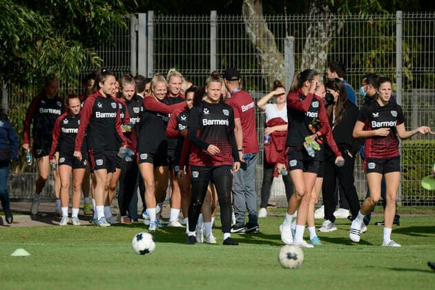 Fußball, Frauen, Bayer Leverkusen Training in Mexiko July 12, 2022, Mexico City, Mexico City, Mexico: July 12, 2022, Mexico City, Mexico: Women s Bayer Leverkusen team during a training before the match between America and Bayer Leverkusen as part of 100 years of Bayer in Mexico. on July 12, 2022 in Mexico City, Mexico. Mexico City Mexico - ZUMAe321 0162805393st Copyright: xCarlosxTischlerx xEyepixxGroupx