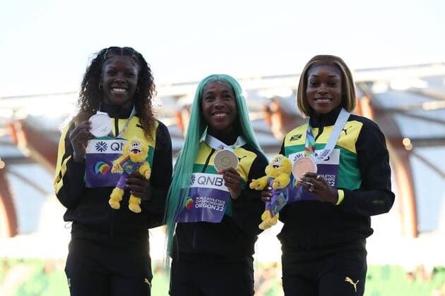 Mandatory Credit: Photo by Amanda Loman Shutterstock (13033002di) Silver medalist Shericka Jackson, of Jamaica, gold medalist Shelly-Ann Fraser-Pryce, of Jamaica, and bronze medalist Elaine Thompson-Herah, of Jamaica, pose for a photo during the medal ceremony for the women s 100-meter run 2022 World Athletics Championships, Day Four Hayward Field, Eugene, Oregon, USA - 18 Jul 2022 2022 World Athletics Championships, Day Four Hayward Field, Eugene, Oregon, USA - 18 Jul 2022 Copyright: xAmandaxLoman Shutterstockx 13033002di
