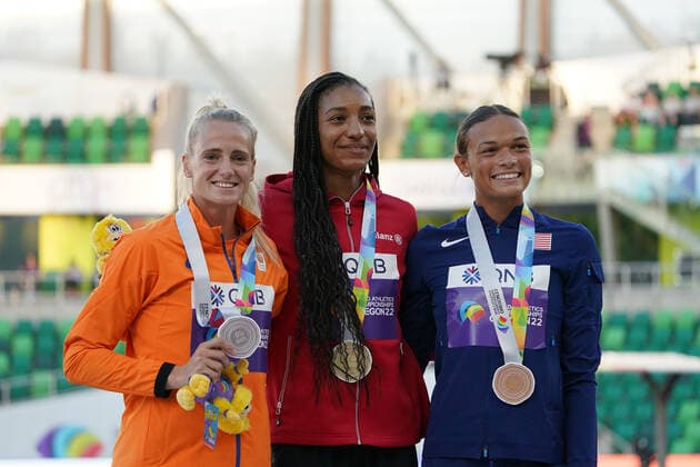 WM 2022 Oregon , Eugene USA, World Athletics, Leichtathletik, athletics, Track and Field, World athletics Championships 2022Oregon Leichtathletik WM 2022 Oregon 15-.07-24..07..2022, Hayward field Eugene, Oregon, Siebenkampf Siegerehrung, Anoak Vetter, Nafissatou Thiam, Anna Hall