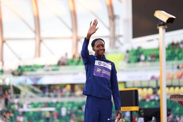 Mandatory Credit: Photo by Amanda Loman Shutterstock (13037097ad) Bronze-medallist Dalilah Muhammad, of the United States, during the medal ceremony for the women s 400 hurdles 2022 World Athletics Championships, Day Eight Hayward Field, Eugene, Oregon, USA - 22 Jul 2022 2022 World Athletics Championships, Day Eight Hayward Field, Eugene, Oregon, USA - 22 Jul 2022 Copyright: xAmandaxLoman Shutterstockx 13037097ad
