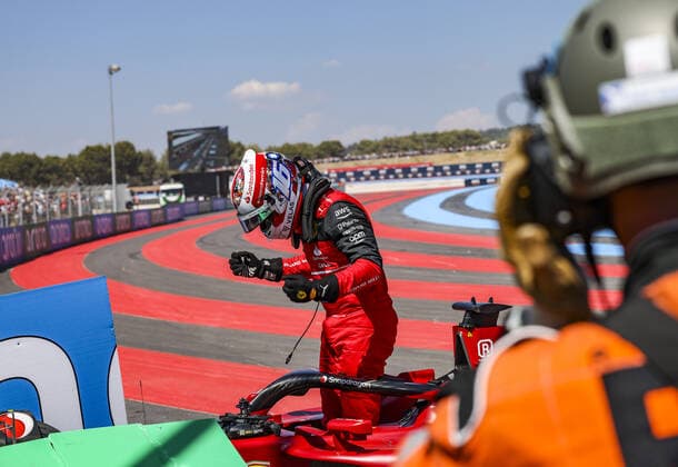 16 LECLERC Charles (mco), Scuderia Ferrari F1-75, portrait, crash, accident, during the Formula 1 Lenovo Grand Prix de France, French Grand Prix 2022, 12th round of the 2022 FIA Formula One World Championship, WM, Weltmeisterschaft from July 22 to 24, 2022 on the Circuit Paul Ricard, in Le Castellet, France - F1 - FRENCH GRAND PRIX 2022 - RACE DPPI Panoramic 5MDM0116