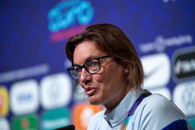 Corinne Diacre (France, Coach), GBR, Pressekonferenz Frankreich, Fussball UEFA Womens EURO 2022, 26.07.2022, Halbfinale GBR, Pressekonferenz Frankreich MD-1, Fussball UEFA Womens EURO 2022, 26.07.2022, Halbfinale Milton Keynes Copyright: xEibner Memmlerx EP_MMR