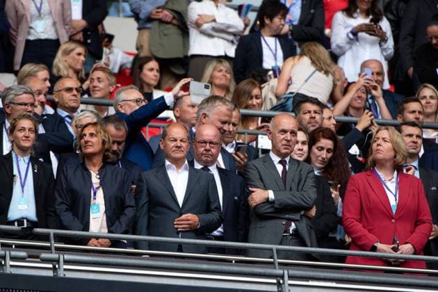 Bundeskanzler Olaf Scholz (SPD), DFB Praesident Bernd Neuendorf, GBR, England vs. Deutschland, Fussball UEFA Womens EURO 2022, 31.07.2022, Finale GBR, England vs. Deutschland, Fussball UEFA Womens EURO 2022, 31.07.2022, Finale London Copyright: xEibner Memmlerx EP_MMR