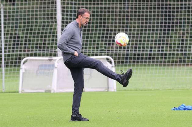 DEU, DFL, 1. FBL Hertha BSC, Training, 01.08.2022, Sportforum, Berlin, DEU, DFL, 1. FBL Hertha BSC, Training, im Bild Fredi Bobic (Geschaeftsfuehrer, Hertha BSC Berlin) DFL - regulations prohibit any use of Photographs as image sequences and or quasi-video