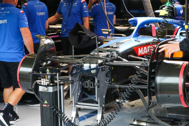 August 26, 2022, Francorchamps - SPA, Belgium: Francorchamps - SPA, Belgium, Circuit National de Francorchamps, August 26, 2022, BWT Alpine F1 Team mechanicals at work on the car during FORMULA 1 ROLEX BELGIAN GRAND PRIX 2022 FREE PRACTICE - Formula 1 Championship. Formula 1 Championship - FORMULA 1 ROLEX BELGIAN GRAND PRIX 2022 FREE PRACTICE, Francorchamps - SPA, Belgium - ZUMAl164 20220826_zsa_l164_056 Copyright: xAlessioxDexMarcox