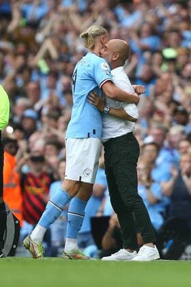 Mandatory Credit: Photo by Phil Oldham Shutterstock (13329485ew) Pep Guardiola, manager of Manchester City hugs Erling Haaland Manchester City v Crystal Palace, Premier League, Football, Etihad Stadium, Manchester, UK - 27 Aug 2022 Manchester City v Crystal Palace, Premier League, Football, Etihad Stadium, Manchester, UK - 27 Aug 2022 Copyright: xPhilxOldham Shutterstockx 13329485ew