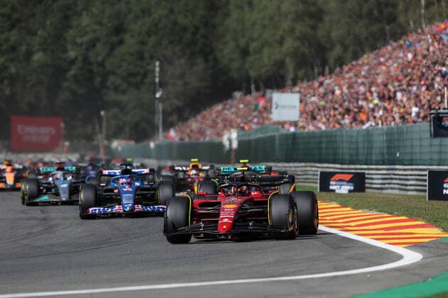Start race 55 SAINZ Carlos (spa), Scuderia Ferrari F1-75, action 14 ALONSO Fernando (spa), Alpine F1 Team A522, action 44 HAMILTON Lewis (gbr), Mercedes AMG F1 Team W13, action during the Formula 1 Rolex Belgian Grand Prix 2022, 14th round of the 2022 FIA Formula One World Championship, WM, Weltmeisterschaft from August 26 to 28, 2022 on the Circuit de Spa-Francorchamps, in Francorchamps, Belgium - F1 - BELGIAN GRAND PRIX 2022 - RACE DPPI Panoramic G00D7504
