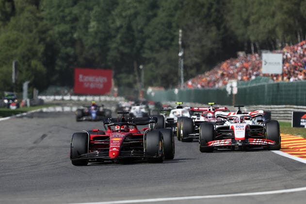 16 LECLERC Charles (mco), Scuderia Ferrari F1-75, action 20 MAGNUSSEN Kevin (den), Haas F1 Team VF-22 Ferrari, action during the Formula 1 Rolex Belgian Grand Prix 2022, 14th round of the 2022 FIA Formula One World Championship, WM, Weltmeisterschaft from August 26 to 28, 2022 on the Circuit de Spa-Francorchamps, in Francorchamps, Belgium - F1 - BELGIAN GRAND PRIX 2022 - RACE DPPI Panoramic G00D7779