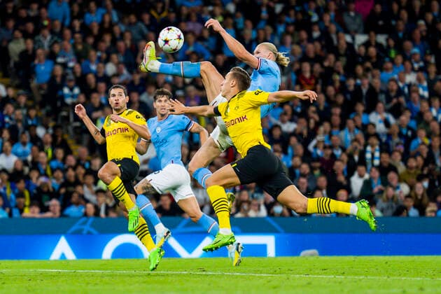 Manchester, United Kingdom 20220914. Manchester City s Erling Braut Haaland scores the 2-1 goal during the Champions League football match between Manchester City and Borussia Dortmund at the Etihad Stadium. Manchester Great Britain xx Copyright: xFredrikxVarfjellx qdauT-WuzVk