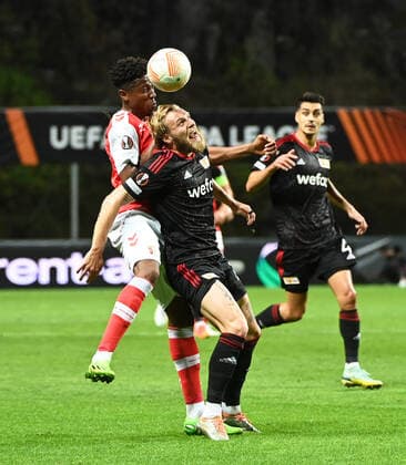 Fußball, EL, Sporting Braga - 1. FC Union Berlin Fussball, Herren, Saison 2022 2023, Europa League, Sporting Braga - 1. FC Union Berlin (Gruppenphase, Gruppe D, 2. Spieltag), v. l. Simon Banza (SC Braga), Tymoteusz Puchacz (1. FC Union Berlin), Diogo Leite (1. FC Union Berlin), 15.09. 2022, Copyright: xMatthiasxKochx