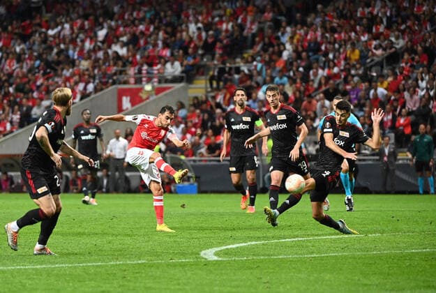 Fußball, EL, Sporting Braga - 1. FC Union Berlin Fussball, Herren, Saison 2022 2023, Europa League, Sporting Braga - 1. FC Union Berlin (Gruppenphase, Gruppe D, 2. Spieltag), v. l. Tymoteusz Puchacz (1. FC Union Berlin), Ricardo Horta (SC Braga), Janik Haberer (1. FC Union Berlin), Diogo Leite (1. FC Union Berlin), 15.09. 2022, Copyright: xMatthiasxKochx