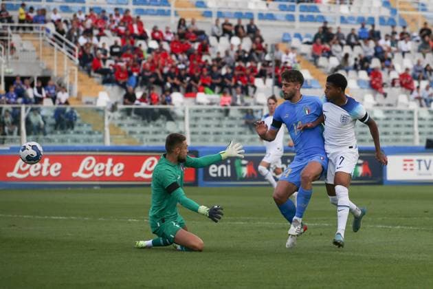 Pescara, Italy, 21st September 2022. Rhian Brewster of England scores his second goal to give the side a 2-0 lead during the International Friendly, Länderspiel, Nationalmannschaft match at Stadio Adriatico, Pescara. Picture credit should read: Jonathan Moscrop Sportimage EDITORIAL USE ONLY. No use with unauthorised audio, video, data, fixture lists, club league logos or live services. Online in-match use limited to 120 images, no video emulation. No use in betting, games or single club league player publications. SPI-1891-0002