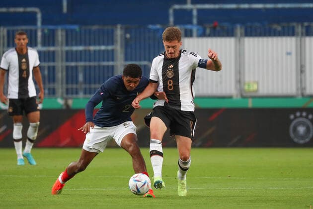 23.09.2022, xgox, Fussball U21, U 21 Laenderspiel, Deutschland - Frankreich emspor, v.l. Wesley Fofana (Frankreich, 2), Angelo Stiller (Deutschland, 8) Zweikampf, Duell, Kampf, tackle (DFL DFB REGULATIONS PROHIBIT ANY USE OF PHOTOGRAPHS as IMAGE SEQUENCES and or QUASI-VIDEO) Magdeburg