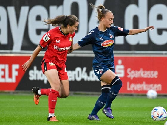 Lara Marti (Bayer 04 Leverkusen, 30) und Andrea Gavric (1. FC Koeln, 18). Bayer 04 Leverkusen vs. 1. FC Koeln, Fussball, Flyeralarm Frauen Bundesliga, 2. Spieltag, Saison 2022 2023, 23.09.2022 DFB DFL Regulations prohibit any use of Photographs as image sequences and or quasi-video Bayer 04 Leverkusen vs. 1. FC Koeln, Fussball, Flyeralarm Frauen Bundesliga, 2. Spieltag, Saison 2022 2023, 23.09.2022 Leverkusen Copyright: xEibner-Pressefoto ThomasxHaeslerx EP_EER
