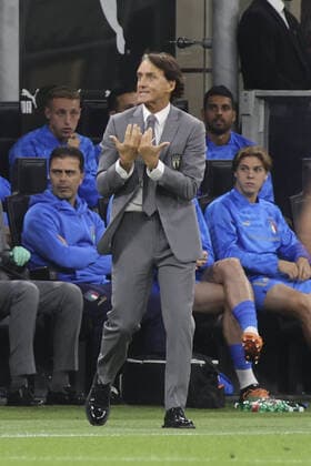 September 23, 2022, Milan, Italy: Roberto Mancini Head Coach of Italy gestures during Italy vs England, 5° day of Nations League group 3 2022-23, game at Giuseppe Meazza - San Siro stadium in Milano (MI), Italy, on September 23, 2022. football UEFA Nations League match - Italy vs England, Milan, Italy - ZUMAl164 20220923_zsa_l164_129 Copyright: xDavidexCasentinix