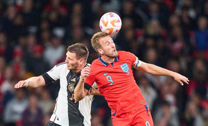 Niklas Süle, DFB 15 compete for the ball, tackling, duel, header, zweikampf, action, fight against Harry KANE, England 9 in the UEFA Nations League 2022 match ENGLAND - GERMANY in Season 2022 2023 on Sept 26, 2022 in London, Great Britain.
