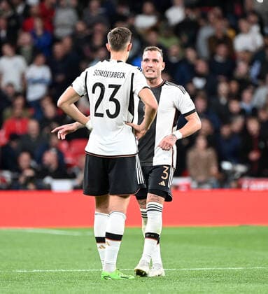 Fussball, Herren, Saison 2022 23, Nations League (Liga A, Gruppe 3, 6. Spieltag) in London, England - Deutschland, v. l. Nico Schlotterbeck (Deutschland), David Raum (Deutschland), 26.09. 2022, Copyright: xMatthiasxKochx