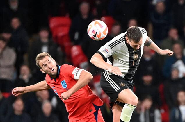 Fussball, Herren, Saison 2022 23, Nations League (Liga A, Gruppe 3, 6. Spieltag) in London, England - Deutschland, v. l. Harry Kane (England), Niklas Süle (Deutschland), 26.09. 2022, Copyright: xMatthiasxKochx
