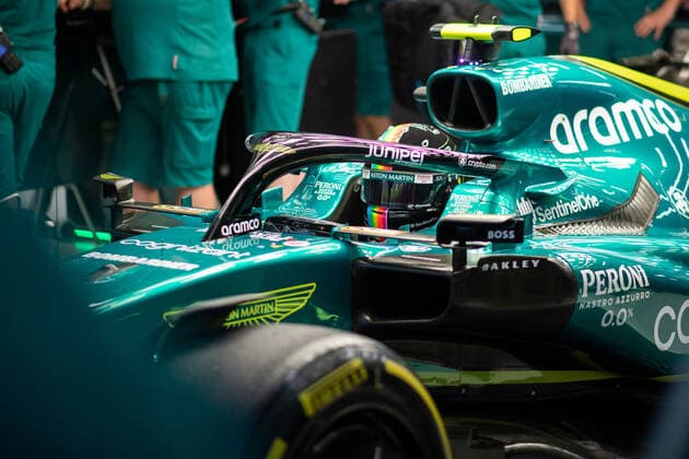Sebastian Vettel (GER, Aston Martin Aramco Cognizant F1 Team 5) im im AMR22 in der Boxengasse, SIN, Formel 1 Grand Prix von Singapur, Marina Bay Circuit, Freies Training, 30.09.2022 SIN, Formel 1 Grand Prix von Singapur, Marina Bay Circuit, Freies Training, 30.09.2022 Singapur Copyright: xEibner Memmlerx EP_MMR