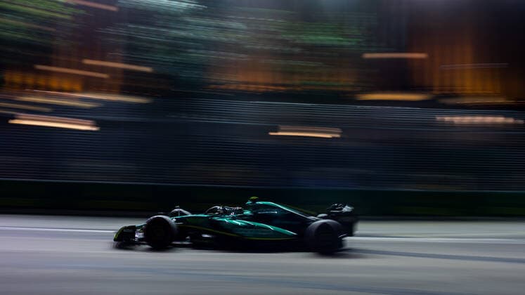 Sebastian Vettel (GER, Aston Martin Aramco Cognizant F1 Team 5) im AMR22, SIN, Formel 1 Grand Prix von Singapur, Marina Bay Circuit, Freies Training, 30.09.2022 SIN, Formel 1 Grand Prix von Singapur, Marina Bay Circuit, Freies Training, 30.09.2022 Singapur Copyright: xEibner Memmlerx EP_MMR