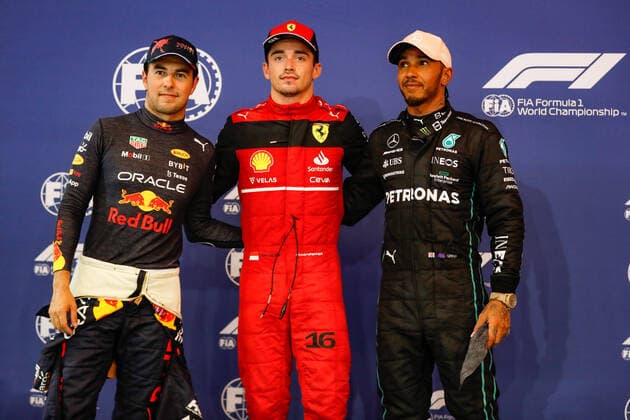 PEREZ Sergio (mex), Red Bull Racing RB18, LECLERC Charles (mco), Scuderia Ferrari F1-75, HAMILTON Lewis (gbr), Mercedes AMG F1 Team W13, portrait during the Formula 1 Singapore Airlines Singapore Grand Prix 2022, 17th round of the 2022 FIA Formula One World Championship, WM, Weltmeisterschaft from September 30 to October 02, 2022 on the Marina Bay Street Circuit, in Singapore - F1 - SINGAPORE GRAND PRIX 2022 DPPI Panoramic _V2_2825