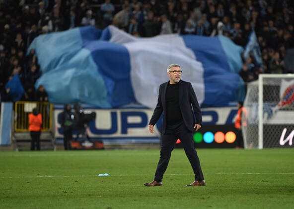Fussball, Herren, Saison 2022 2023, Europa League, Malmö FF - 1. FC Union Berlin (0:1, Gruppenphase, Gruppe D, 3. Spieltag), Trainer Urs Fischer (1. FC Union) nach Abpfiff, hinten Fans von Malmö, 06.10. 2022, Copyright: xMatthiasxKochx