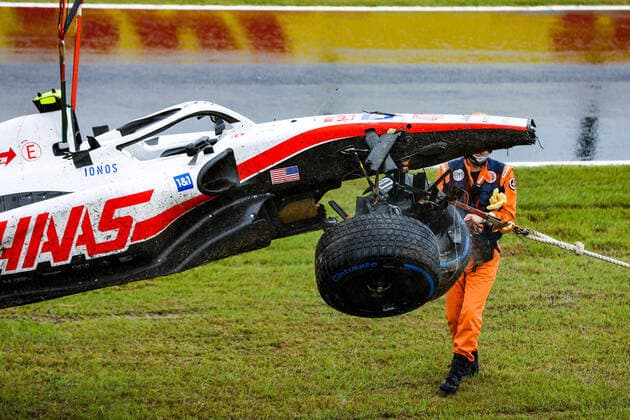 wheel tethers 47 SCHUMACHER Mick (ger), Haas F1 Team VF-22 Ferrari, action crash, accident, during the Formula 1 Honda Japanese Grand Prix 2022, 18th round of the 2022 FIA Formula One World Championship, WM, Weltmeisterschaft from October 7 to 9, 2022 on the Suzuka International Racing Course, in Suzuka, Mie Prefecture, Japan - F1 - JAPANESE GRAND PRIX 2022 DPPI Panoramic 00122041_AV6_7688